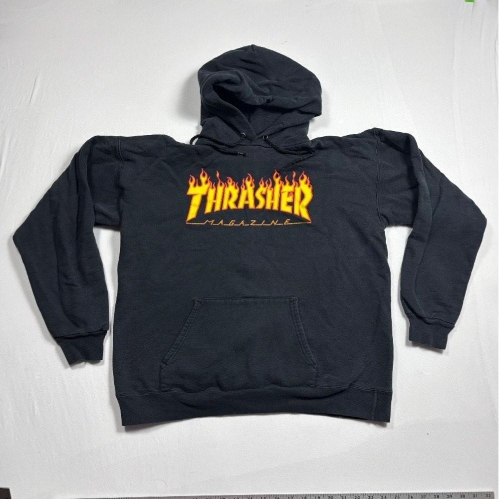 Thrasher Flame Logo Hoodie Men's M Black Pullover Skateboard Sweatshirt
